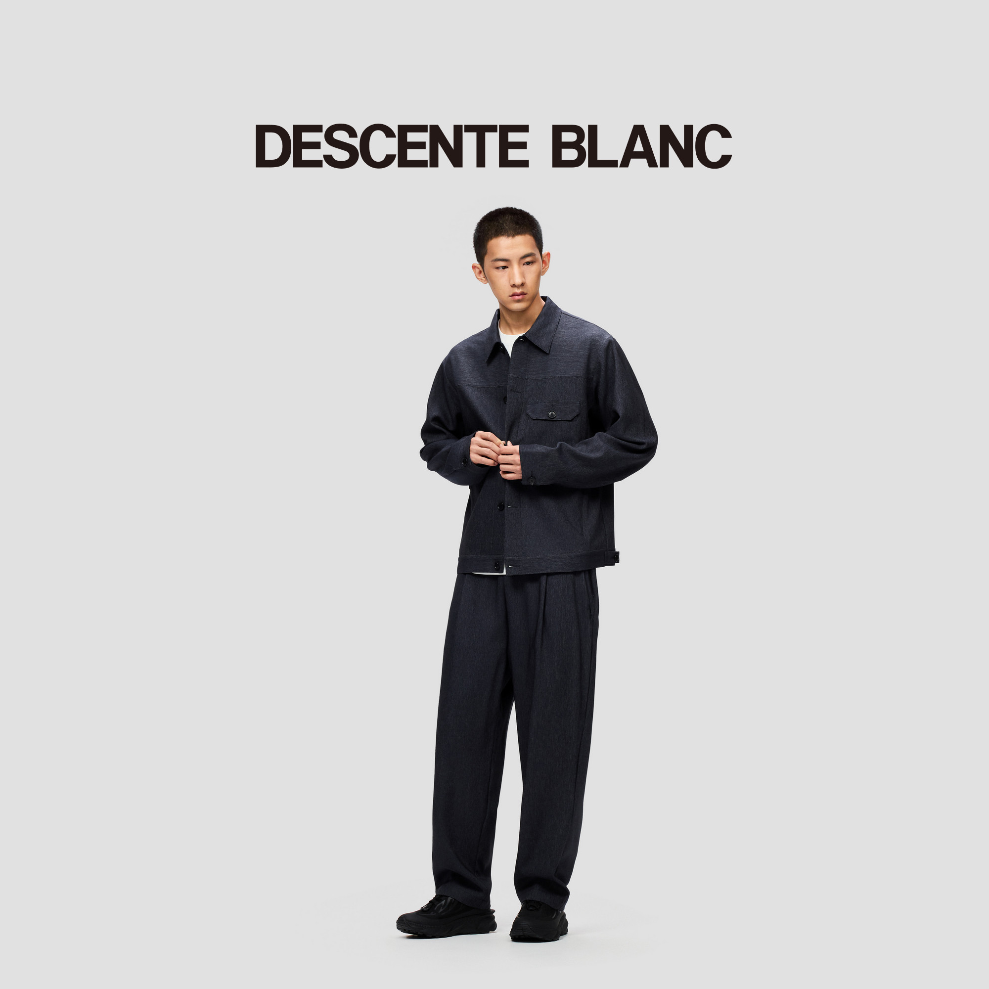 กางเกงผ้ายีนส์เนื้อสัมผัสฟังก์ชันแนลแนวเมือง ซีรีส์ Allterrain I/O ของ Descenteblanc