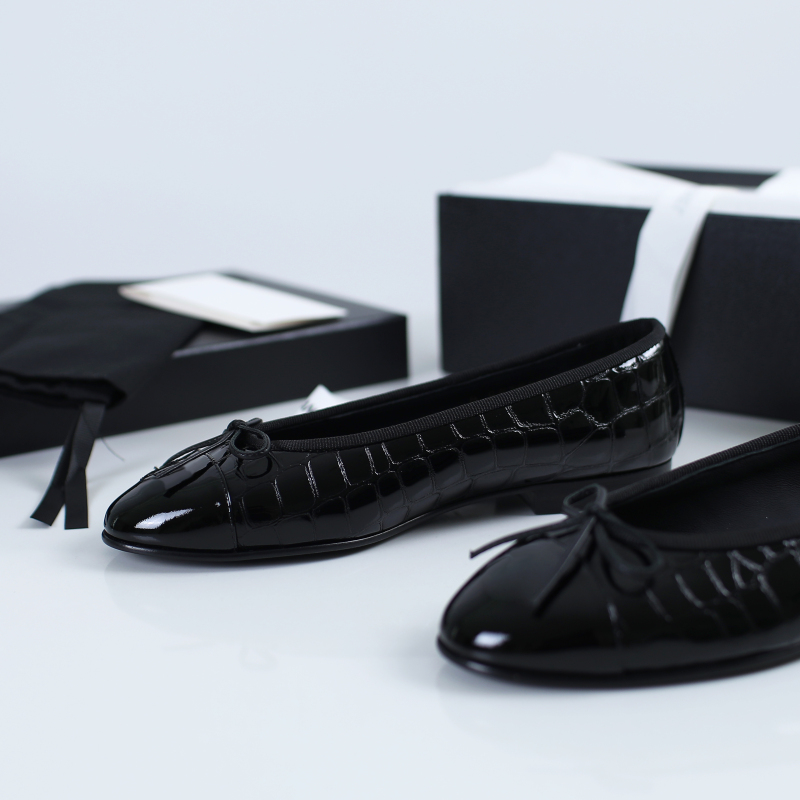 Word-Of-Mouth Series! Chanel-Style 2026 Black Crocodile-Patterned Ballet Flats with Bow, Shallow Mouth, Flat Shoes for Women
