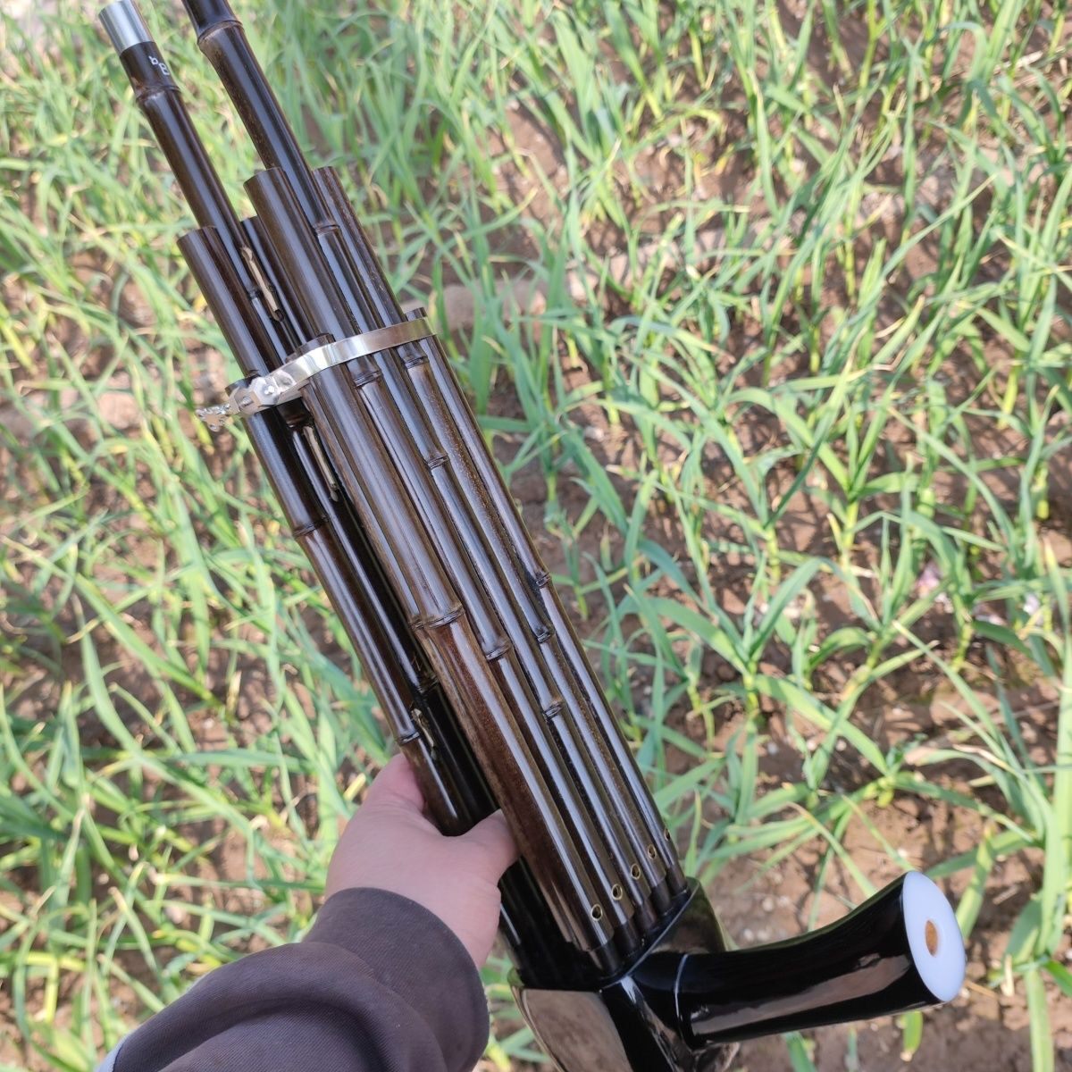 14本のリードを持つ笙（リード管楽器の一種）、銅製の豆（河南オペラで使用されるリード管楽器の一種）、河南オペラで使用される増幅笙、木製の豆（曲菊オペラで使用されるリード管楽器の一種）、河南の増幅されていない笙、蘆笙（リード管楽器の一種）、14本のリードを持つ黄笙。