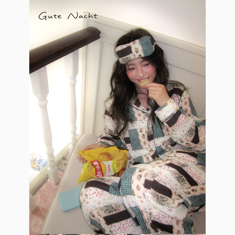 Gute Nacht “Patchwork Old Dreams” All-Cotton Hand-Painted Printed Patchwork Floral Pajama Set