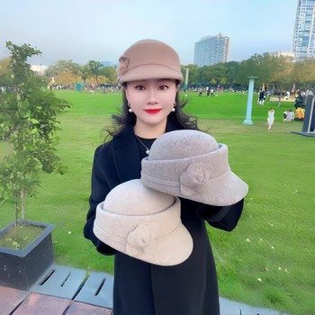 Mom's Stylish Hat, Winter Warm Equestrian Hat for Middle-Aged and Elderly Women, Fashionable Winter Windproof and Cold-Proof Hat