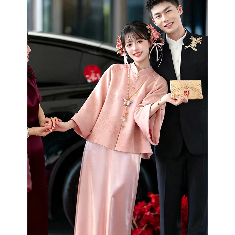 Pink New Chinese-Style Toast Dress, Engagement Dress, 2026 New Bride Wedding Two-Piece Set, Casual Wear for the Day of Return Home Pink New Chinese-Style Toast Dress, Engagement Dress, 2026 New Bride Wedding Two-Piece Set, Casual Wear for the Day of Return Home