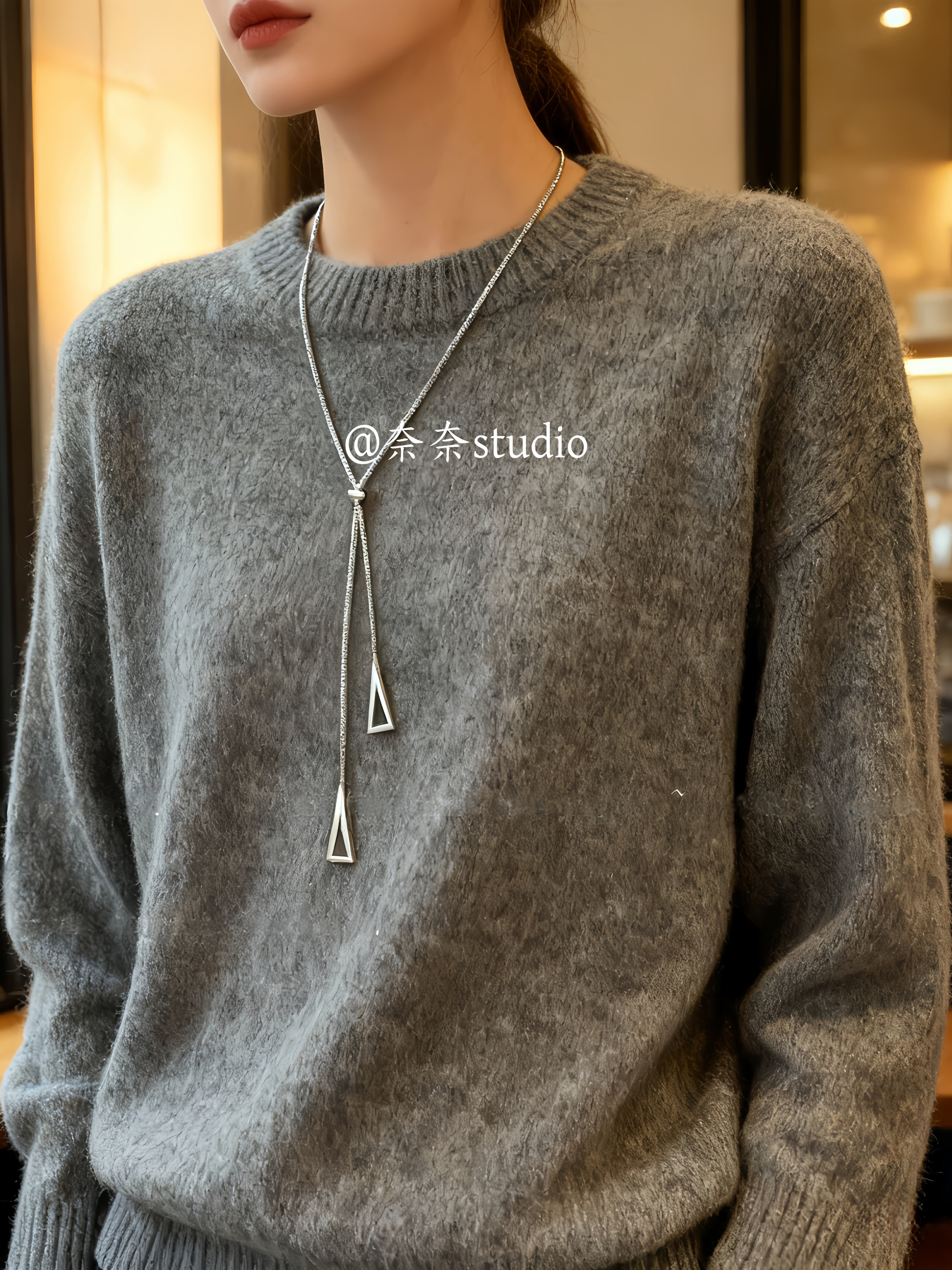 Minimalist Triangular Pull-Out Necklace, High-End, Light Luxury, Niche Accessory, High-Neck, Elegant, Autumn and Winter Men's Sweater Chain