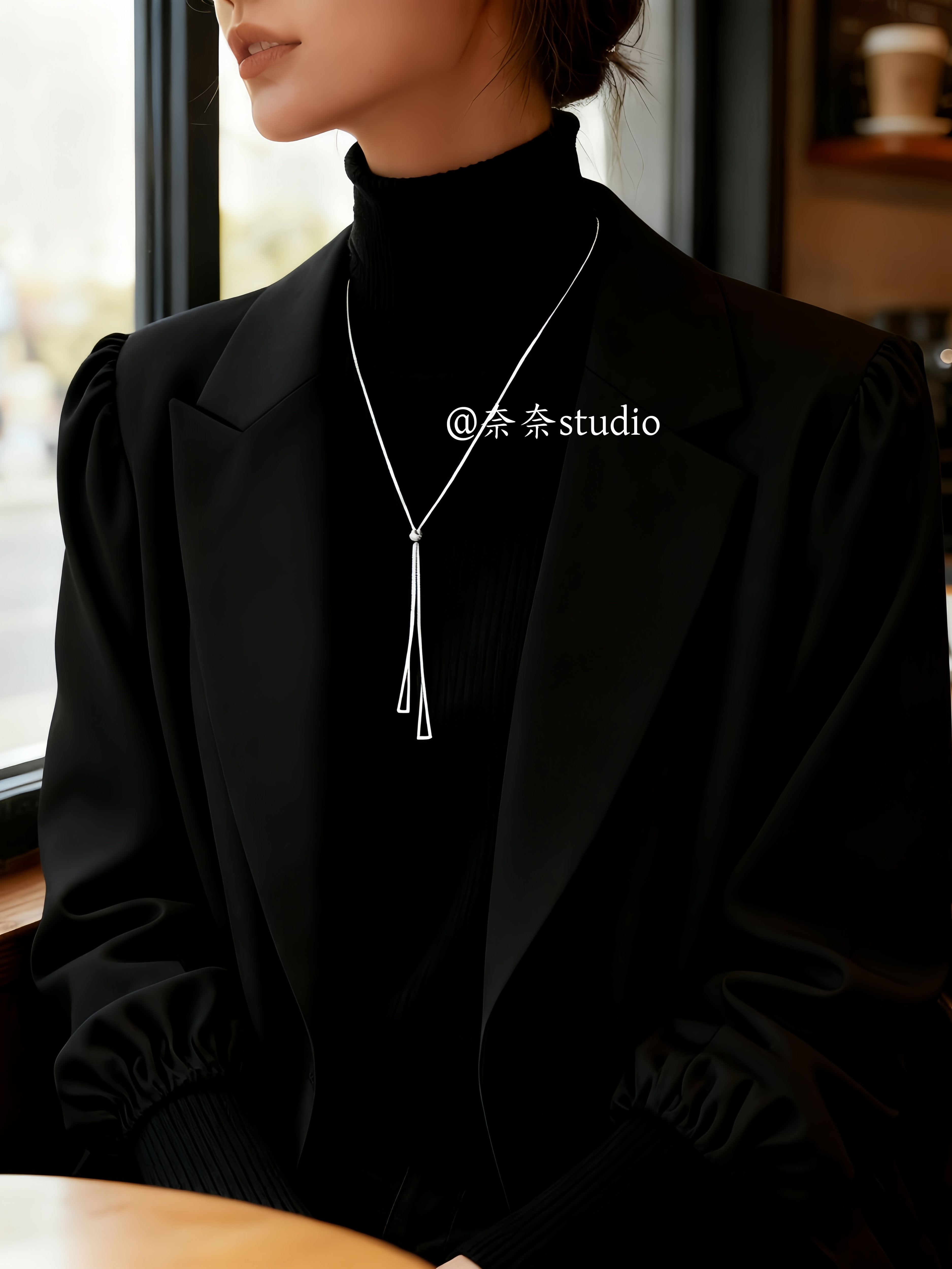 Minimalist Triangular Pull-Out Necklace, High-End, Light Luxury, Niche Accessory, High-Neck, Elegant, Autumn and Winter Men's Sweater Chain