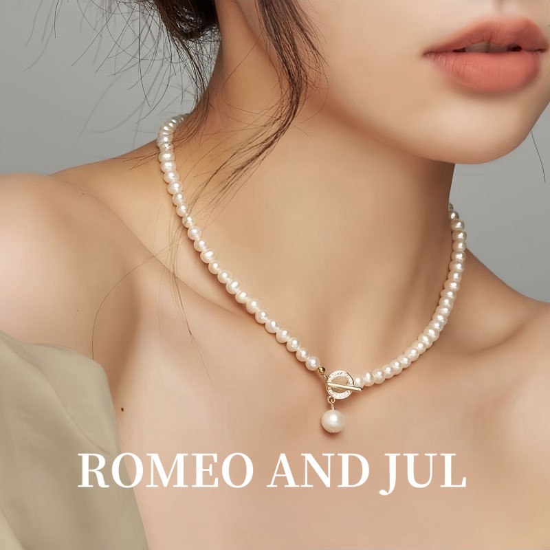 Romeo and Jul Italian Freshwater Pearl Necklace Women's Pendant Clavicle Chain Neck Chain Valentine's Day Gift