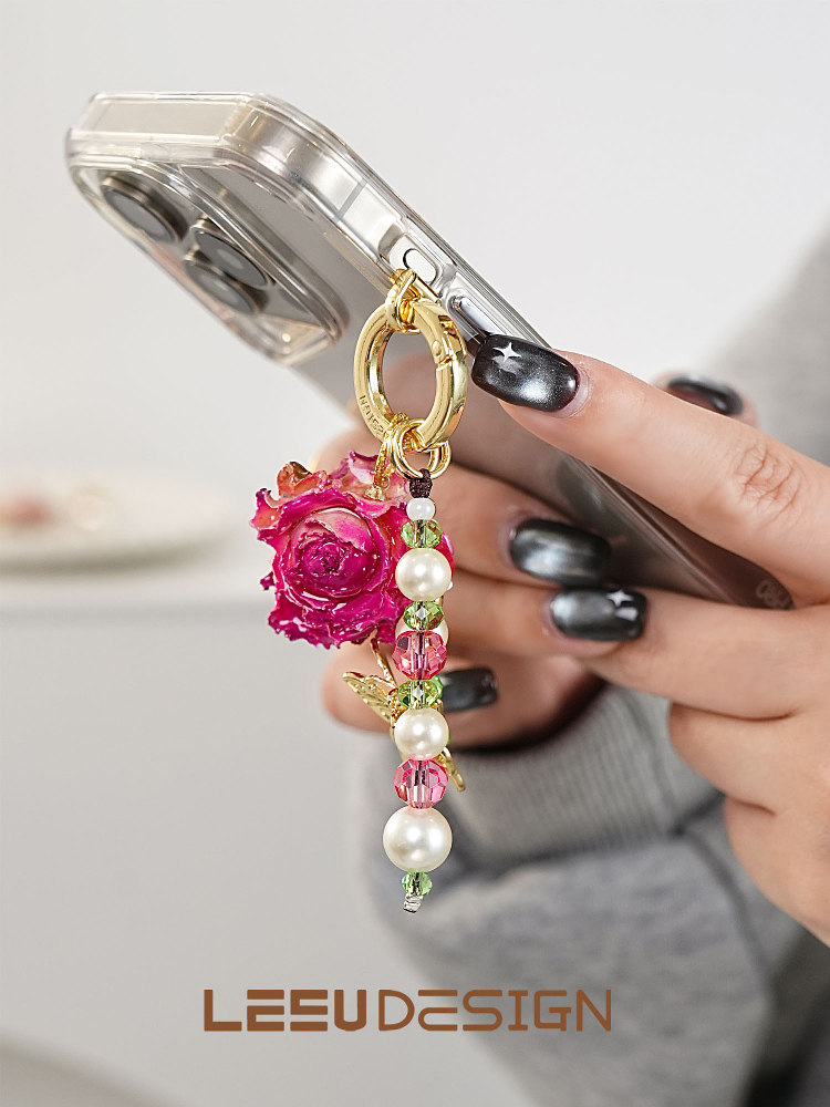Leeu Design Niche High-End Rose Flower Creative Phone Charm Short Beaded Phone Chain Bag Charm Phone Case Keychain Accessory for Women with a Sense of Sophistication