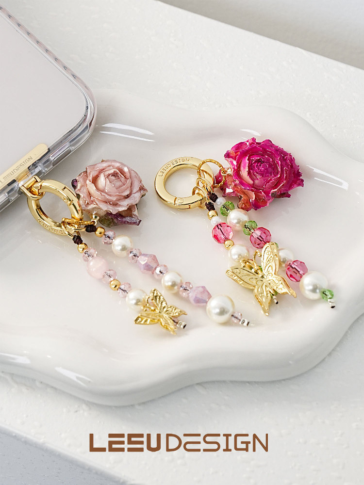 Leeu Design Niche High-End Rose Flower Creative Phone Charm Short Beaded Phone Chain Bag Charm Phone Case Keychain Accessory for Women with a Sense of Sophistication