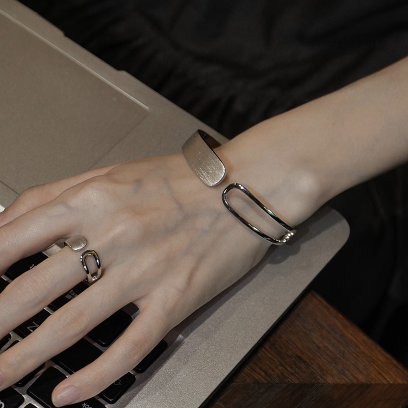 Silver Hollow Geometric Brushed Open Bracelet for Women, Minimalist Style, Light Luxury, Fashionable, Versatile, High-End Jewelry