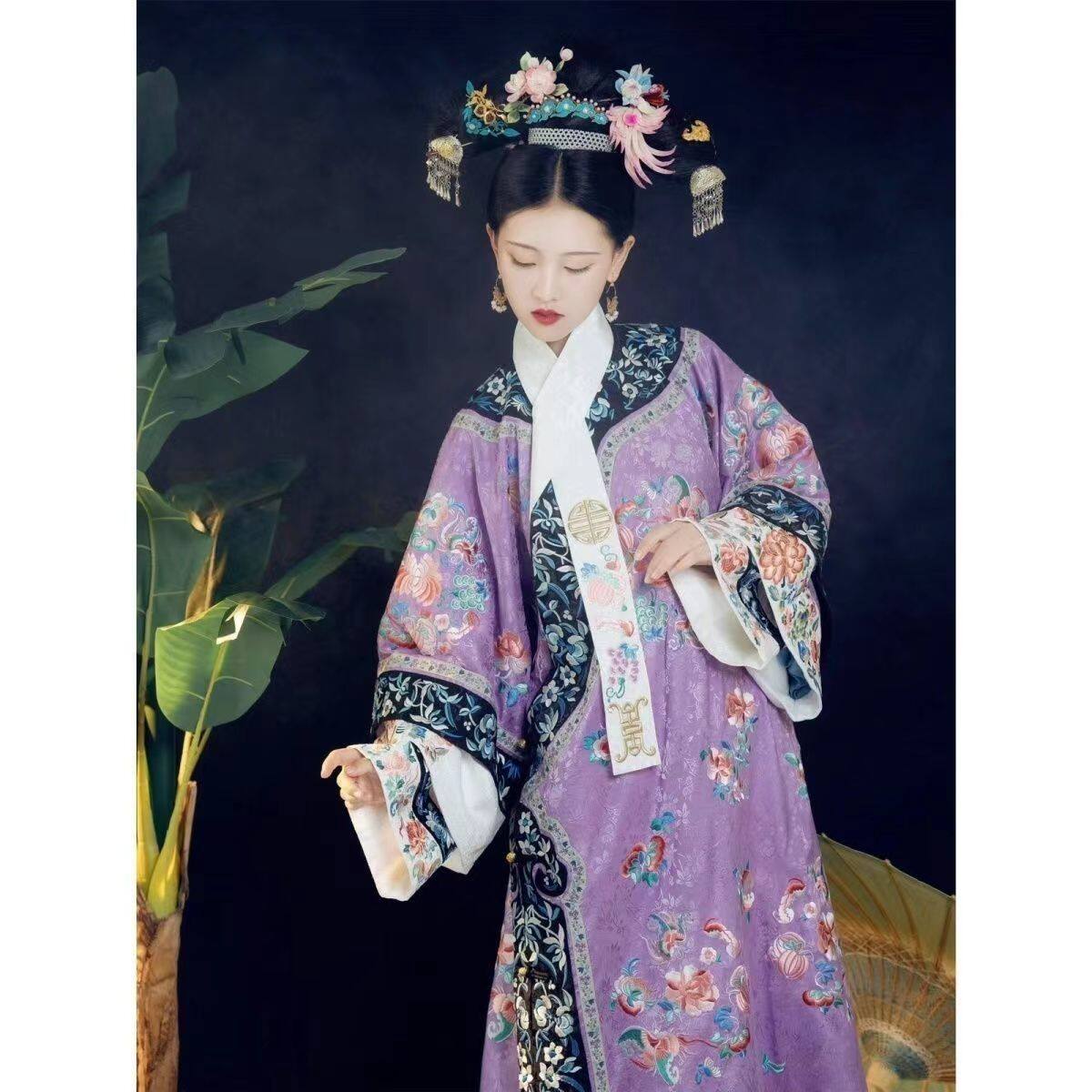 格格年轻贵妃清代女装氅衣旗装:穿越时空的宫廷美梦成真!-古风-淘宝好物网