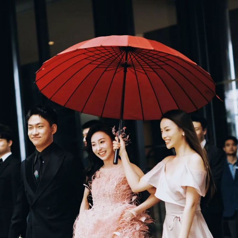 Bridal Wedding Umbrella, Red Wedding Umbrella, Suitable for Accompanying the Bride to the Wedding, Wedding Photography Props, Can Be Used Daily, Light Luxury and High-End Feel