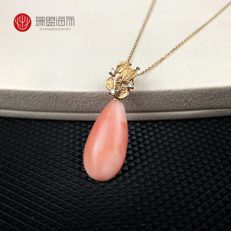 红珊瑚吊坠天然莫莫深水随形珊瑚18K金镶钻吊坠，时尚与奢华的
