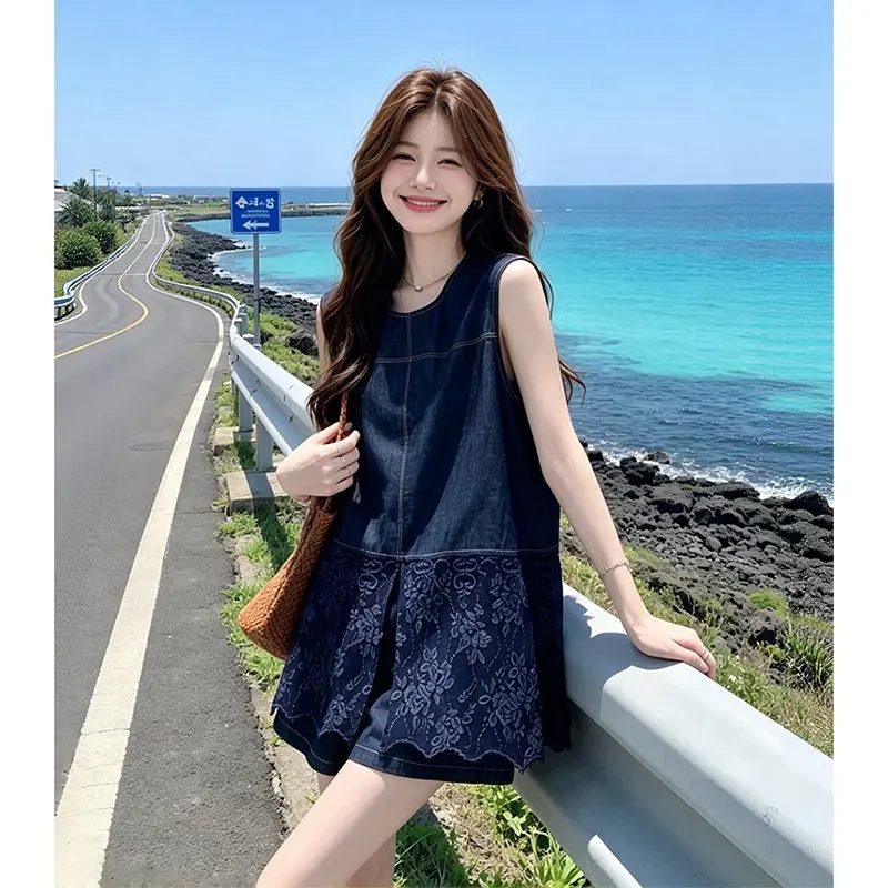 This Year's Hottest and Most Popular Style Is Super Cool 2026 Summer Outfit, a Complete Set of Lace Spliced Denim Vest and Shorts Set
