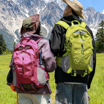 Travel Backpack, Large Capacity, Men's Travel Backpack, Women's Lightweight Waterproof Outdoor Mountaineering Travel Bag When Going Out