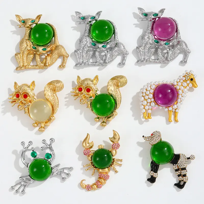 New high-end women's brooches featuring a large, heavy-duty, vintage-style glass cat design, perfect for women with a big belly and animal motif.