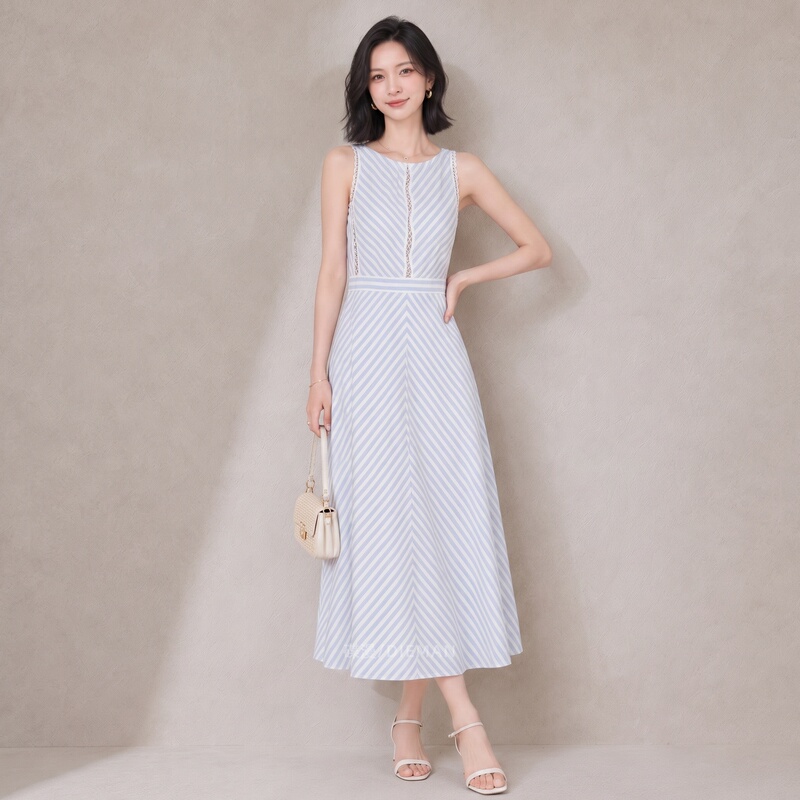 2026 Summer New Style Elegant Light Blue Striped Dress for Women, Sleeveless, Waist-Cinching, Mid-Length, Elegant Dress