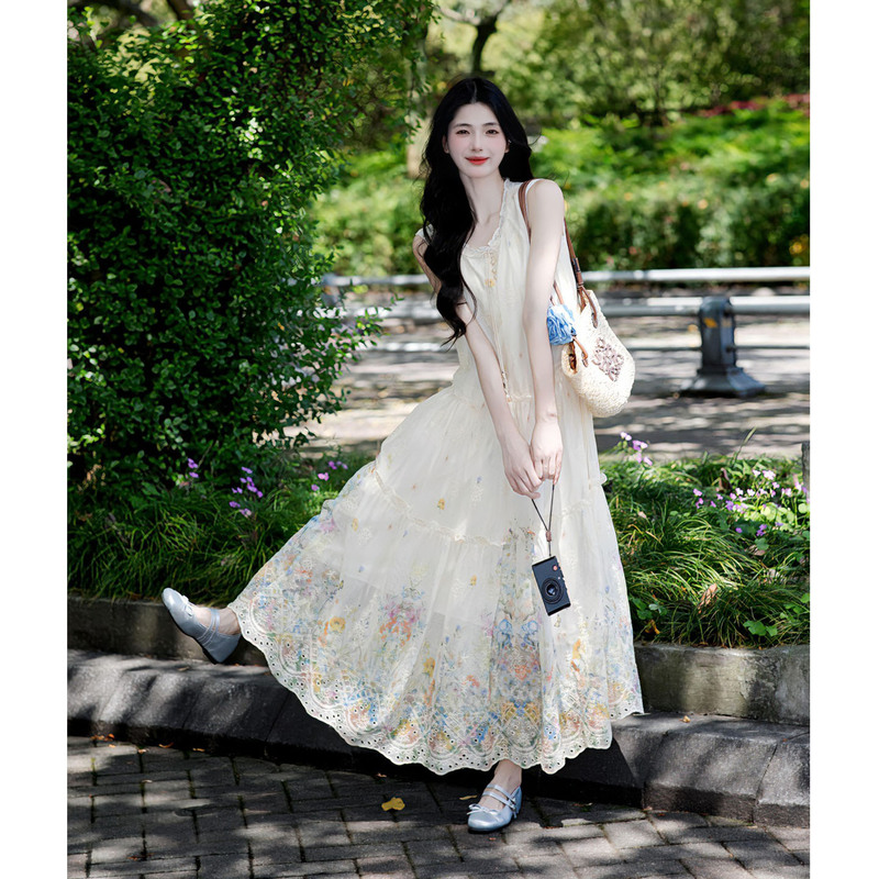 French-Style High-End Floral Sleeveless Dress for Women, Perfect for Summer Beach Vacations, with Elegant Ruffled Embroidery Long Dress