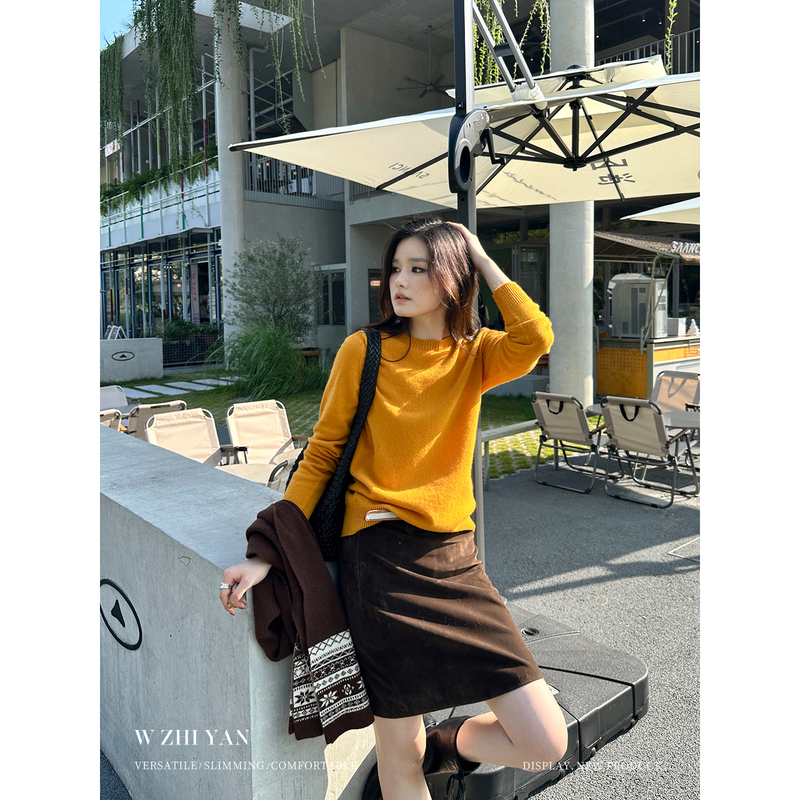 Wang Zhiyan Korean-Style Pumpkin-Colored Seamless Wool Sweater for Women, Autumn and Winter Inner Wear, Slimming and Relaxed Knitwear