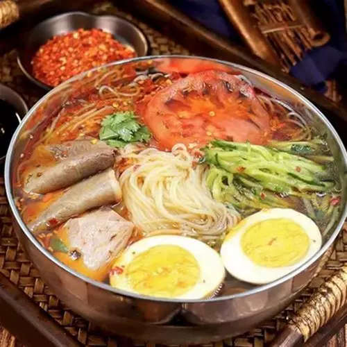 Новая северо -восточная лапша 330 г/упаковка *8 пакетов пшеничной лапши в летней сладкой и кишечной холодной миксе