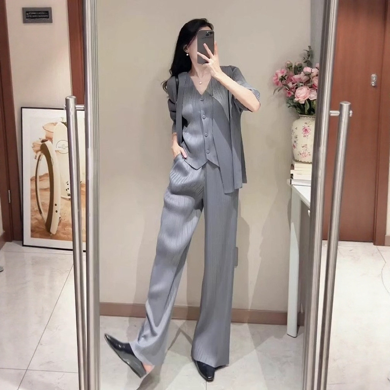 Japanese Issey Miyake Pleated Top Casual Solid Color Blazer Slim Fit Sleeveless Vest Loose Wide-Leg Pants Set