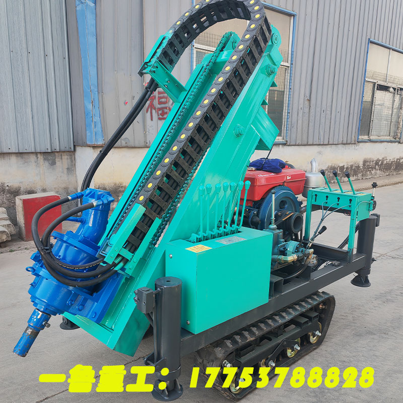 公路守护者：车载式四驱履带护栏打桩机