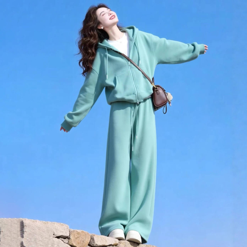 Korean Style Pure Cotton Sports Suit for Women, Autumn Loose Fit, Fashionable Korean Version, Slimming Running Sweatshirt, Wide-Leg Pants, Casual Two-Piece Set Korean Style Pure Cotton Sports Suit for Women, Autumn Loose Fit, Fashionable Korean Version, Slimming Running Sweatshirt, Wide-Leg Pants, Casual Two-Piece Set