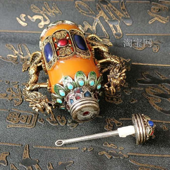 Antiques and miscellaneous retro collections from the republic of china, old tibetan silver smoking sets with spoons, shuanglong snuff bottles and smoking sets, exquisite gifts
