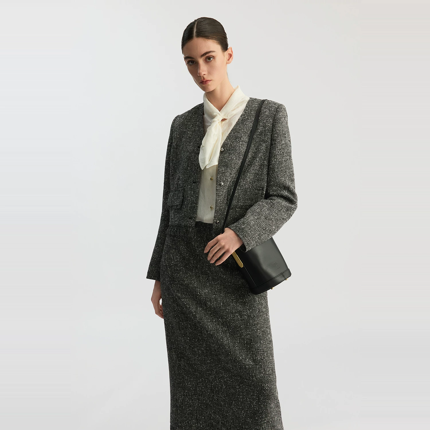 П spring стиль короткая куртка, тенденция сезона, стиль Chanel, V-образный вырез
