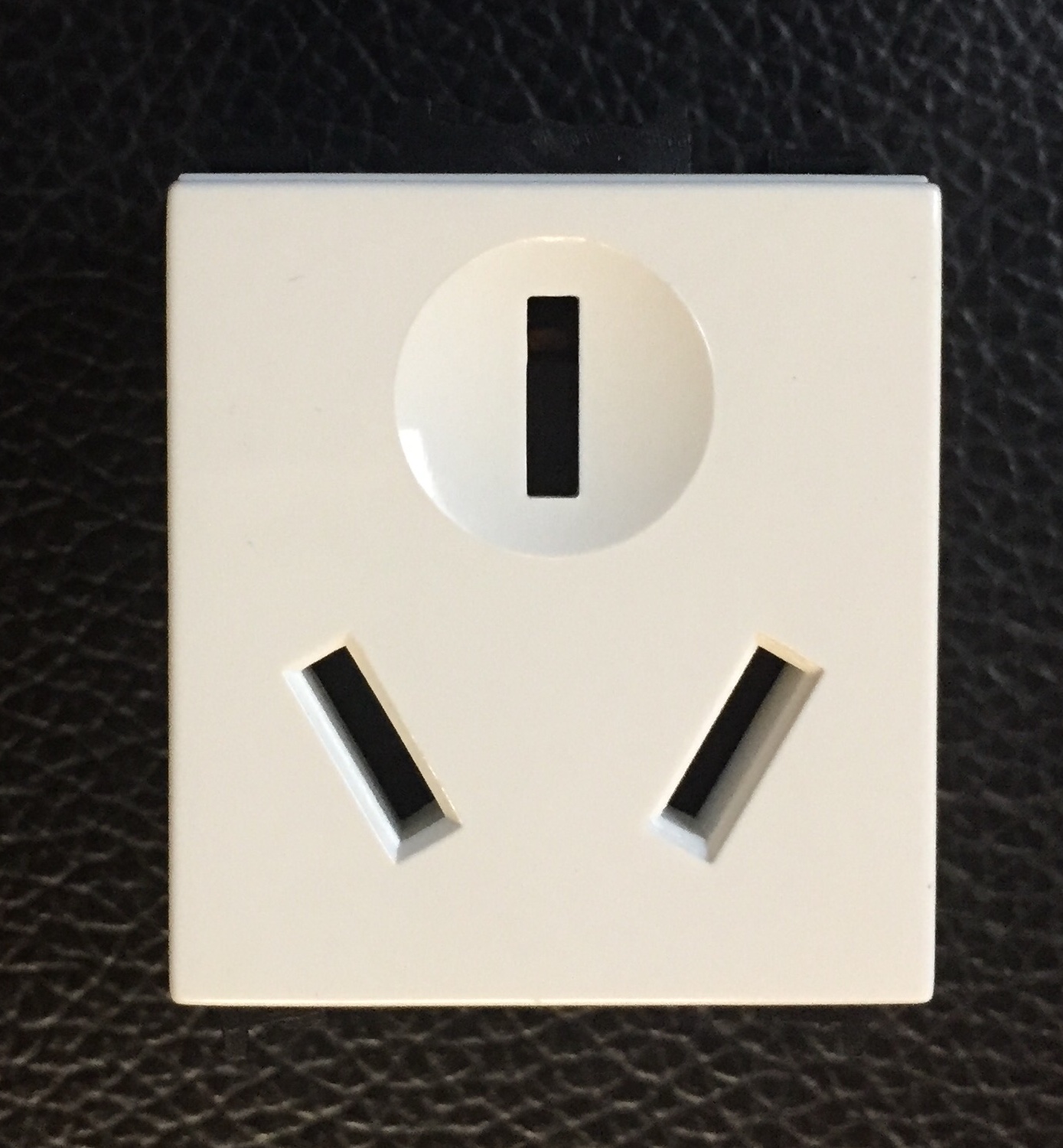 New Chwins 118 Series Air Conditioning Triple Hole Socket Feature Crossfit 16A White