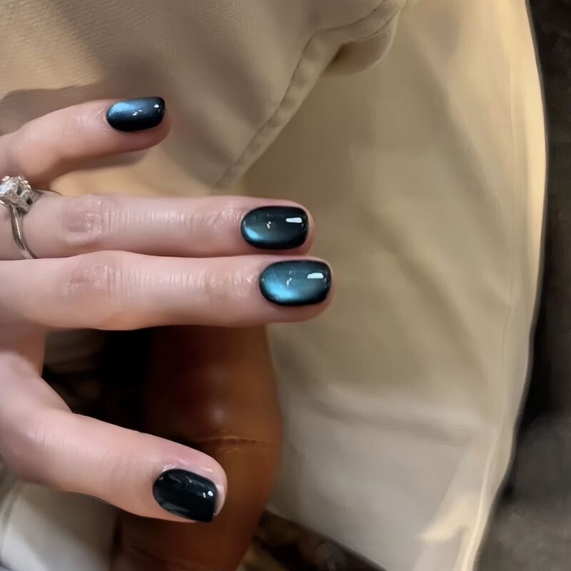 Glass Beads High-End Blue Cat-Eye Nail Art, Enhances Complexion, Elegant and Simple, Same Style as on Xiaohongshu, Detachable, Handmade, Short Style
