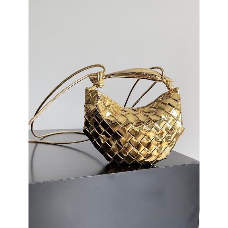 Mini Handbag New Model Sardine Sardine-Patterned Sheepskin Woven Women's Bag with Metal Handle, Single Shoulder or Crossbody Mini Handbag New Model Sardine Sardine-Patterned Sheepskin Woven Women's Bag with Metal Handle, Single Shoulder or Crossbody