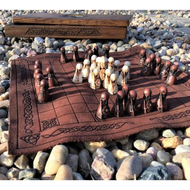 新奇创意:树脂皮质国际象棋让客厅焕然一新