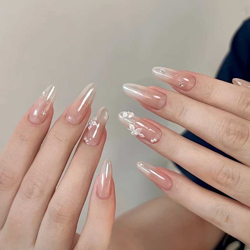 Handmade Hailey Nail Art in Milky White, Medium-Length Wearable Nails, Summer 2026 New Style, High-End Feel, Perfect for Wedding Photos, Extremely Beautiful