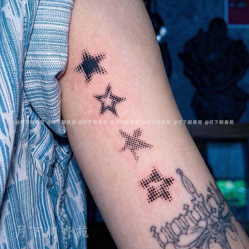 Millennial Style Dotted Star Herbal Tattoo Stickers, Sweet and Cool Girl Clavicle Arm Atmosphere, Waterproof and Long-Lasting Imitation Tattoo