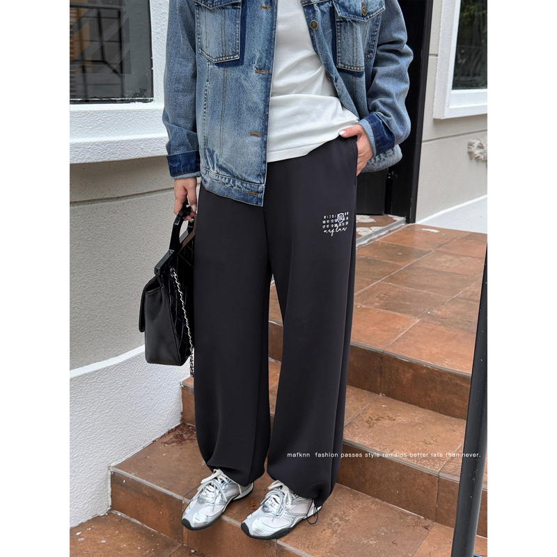 Jojo Private Label|High-Weight, Smooth Knit, Plus-Size Pants with Letter Print and Drawstring Casual Sweatpants Mk15302 Jojo Private Label|High-Weight, Smooth Knit, Plus-Size Pants with Letter Print and Drawstring Casual Sweatpants Mk15302