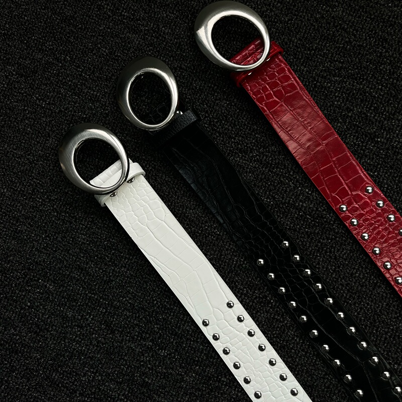 Lomere American-Style Street Rivet Belt, Unique and Stylish, Waist-Cinching Leather Belt for Jeans, Trendy