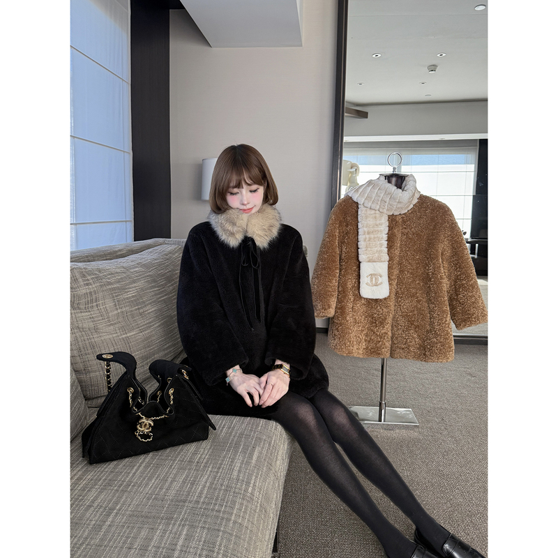 Wearkeki Smart Series Collarless Eco-Friendly Fur Women's Oversized Faux Shearling Fur Coat Wearkeki Smart Series Collarless Eco-Friendly Fur Women's Oversized Faux Shearling Fur Coat