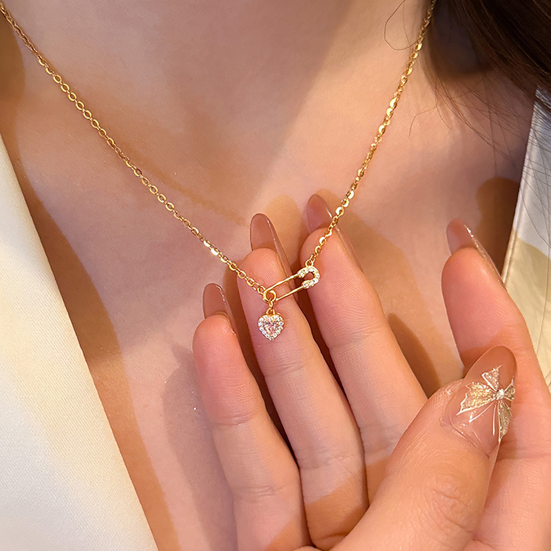 S925 Sterling Silver Niche Design Pink Diamond Heart-Shaped Paperclip Necklace for Women, Korean Style Sweet and Elegant High-Value Clavicle Chain
