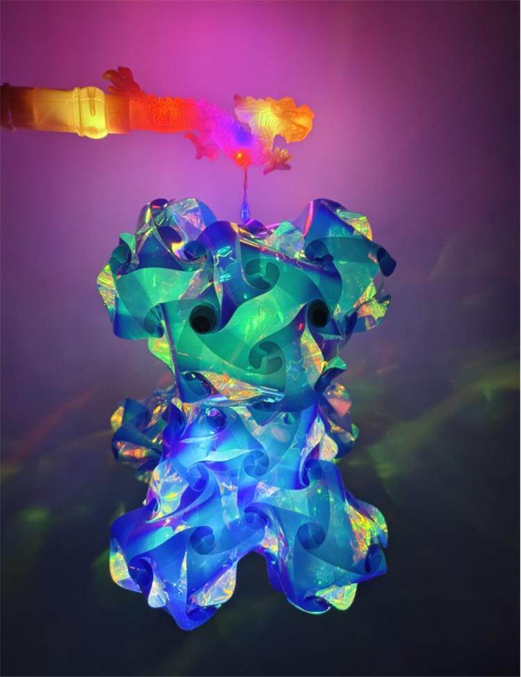 Китайский фонарик 国庆节3d立体动物炫彩镭射手提花灯材料片儿童手工diy灯笼摆摊