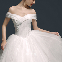 Autumn moon whiteHera Ding 2021 new one-shoulder thin French bride court starry sky big tail wedding dress