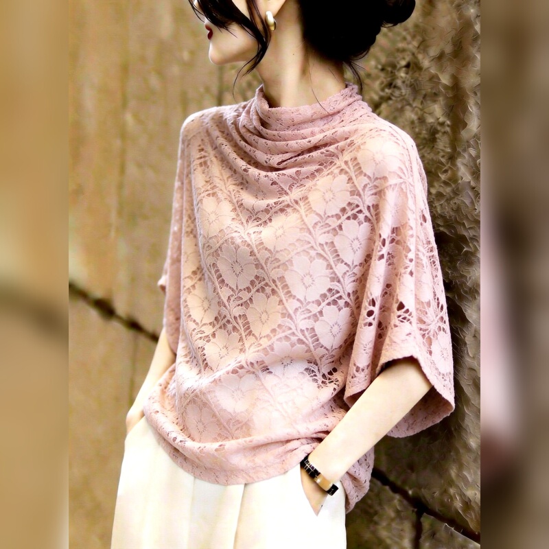 French-Style Pink Hollow Lace Top for Women, Loose and Elegant Design, New Autumn 2026 Collection French-Style Pink Hollow Lace Top for Women, Loose and Elegant Design, New Autumn 2026 Collection