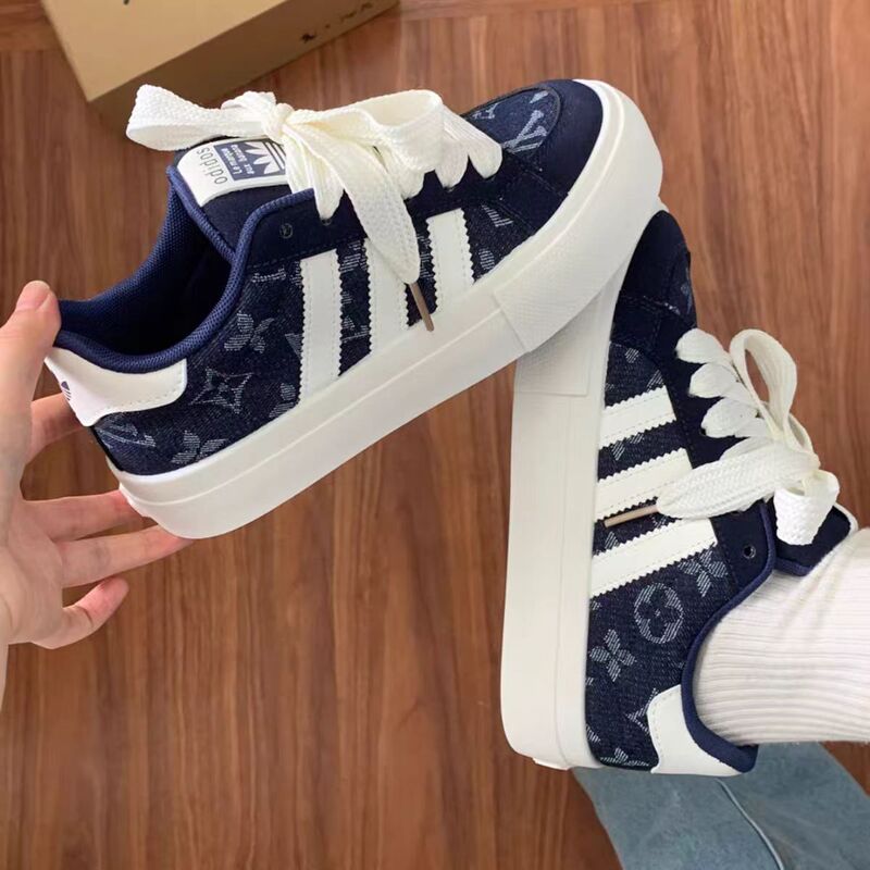 Unique Thick-Soled Women's Sneakers with Blue and White Print, Casual Sneakers for All Seasons, Versatile Sports Shoes, 2025 New Fashion Model