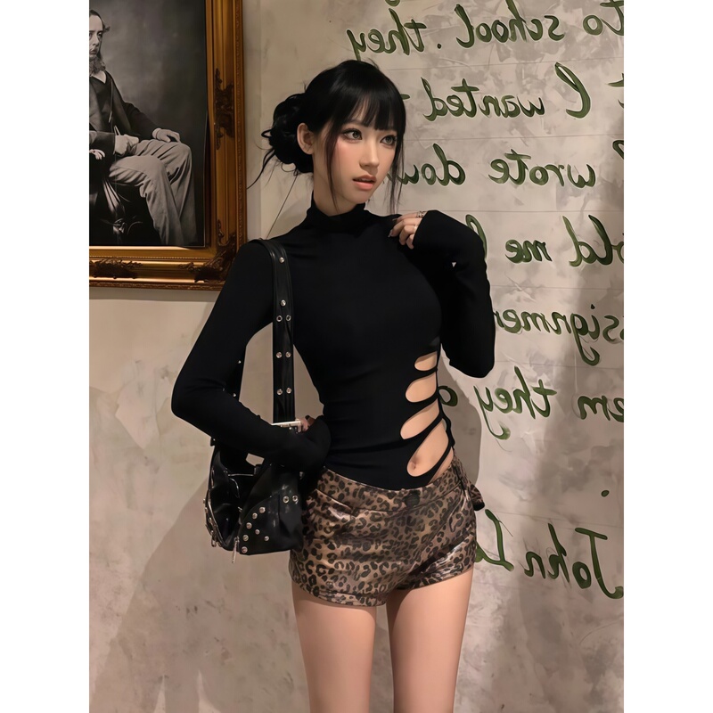 Pure Desire Sweet and Spicy Girl Black Hollow Out High Neck Long Sleeve T-Shirt for Women, Autumn Design, Niche Slim Fit Versatile Top Ins