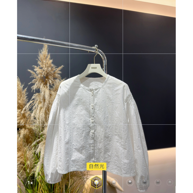 【Xiaoq Mall】Round Neck Heavy Embroidery Hollow-Out Pure Cotton Shirt