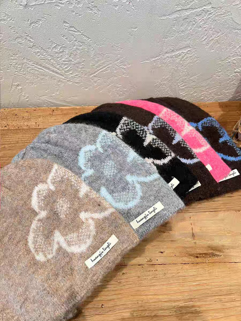 Korean-Style Retro Jacquard Knit Hat for Women, Autumn and Winter, Niche Versatile Warm Ear-Protecting Headwrap Hat, Face-Slimming Beanie