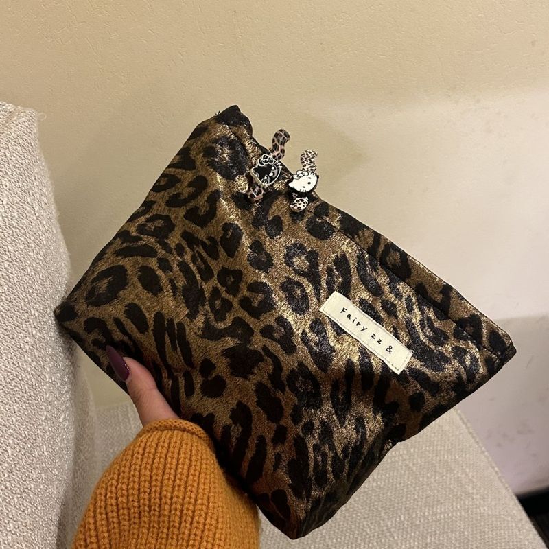 ins Leopard Print High-Quality Cosmetic Bag, Unique and Portable, Large Capacity for Lipstick and Sanitary Pads Storage Bag