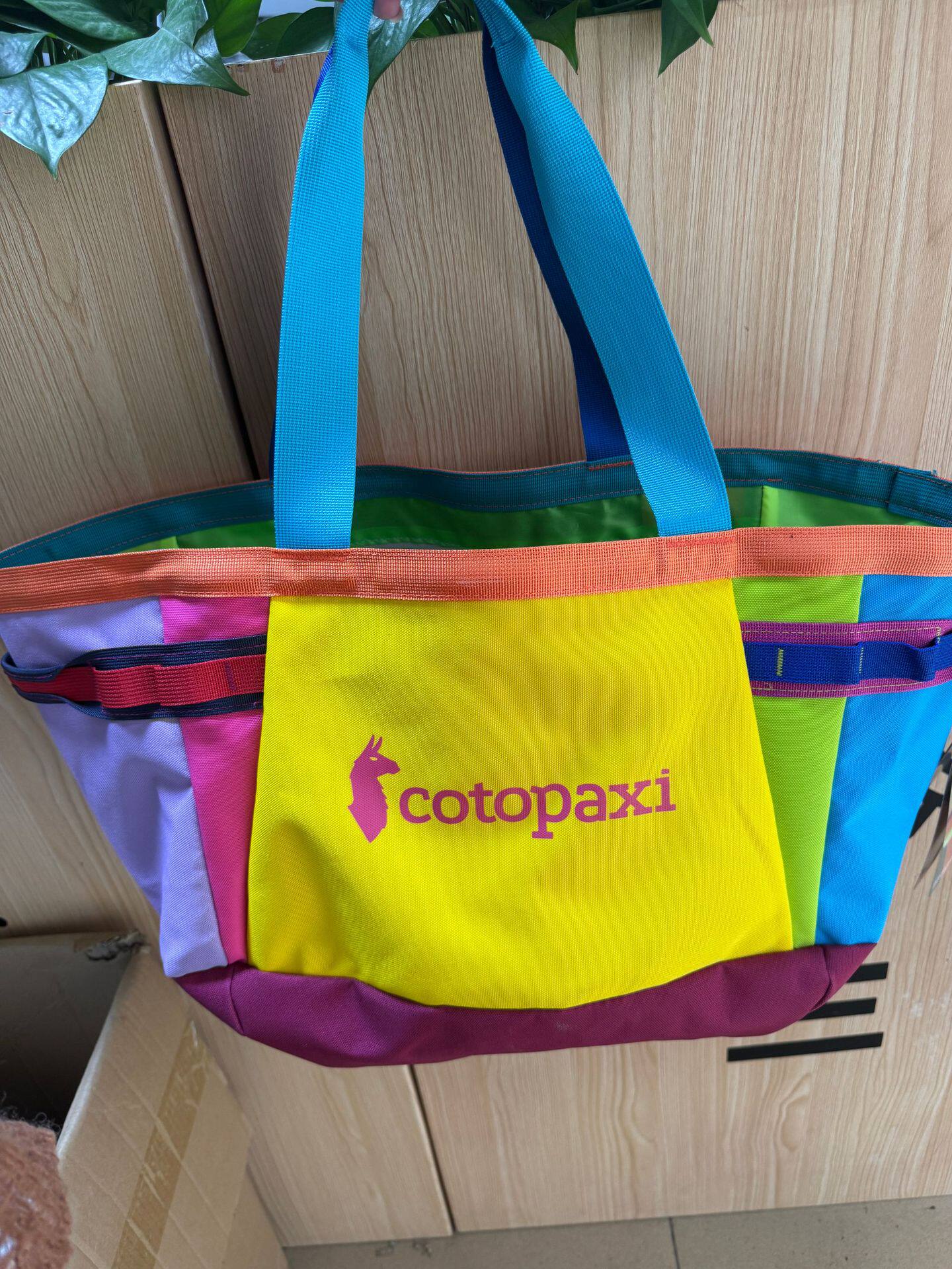Сумка cotopaxi美洲羊驼多巴胺尼龙撞色托特包30l大容量户外旅行肩包