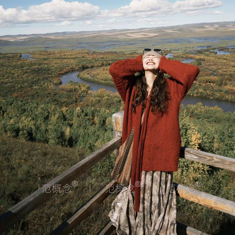 Northeastern Greater Khingan Mountains Snow-Covered Travel Outfit, New Year's Atmosphere, Zodiac Year Red Sweater for Women, Bright Christmas Style Northeastern Greater Khingan Mountains Snow-Covered Travel Outfit, New Year's Atmosphere, Zodiac Year Red Sweater for Women, Bright Christmas Style