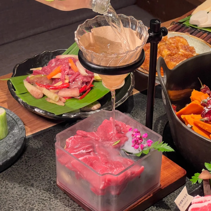 Premium Fresh-Cut Beef and Lamb Meat Ice Display Funnel Set with Unique Mountain Style Hot Pot Utensils, Free Shipping