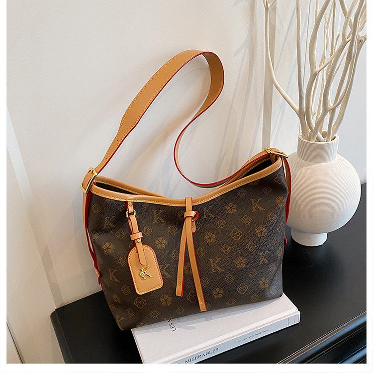 Hong Kong Purchase of Lv+Q European and American High-End Luxury Brand Underarm Bag for Women, 2026 New Model, High-Quality Replica Monogram Tote Bag