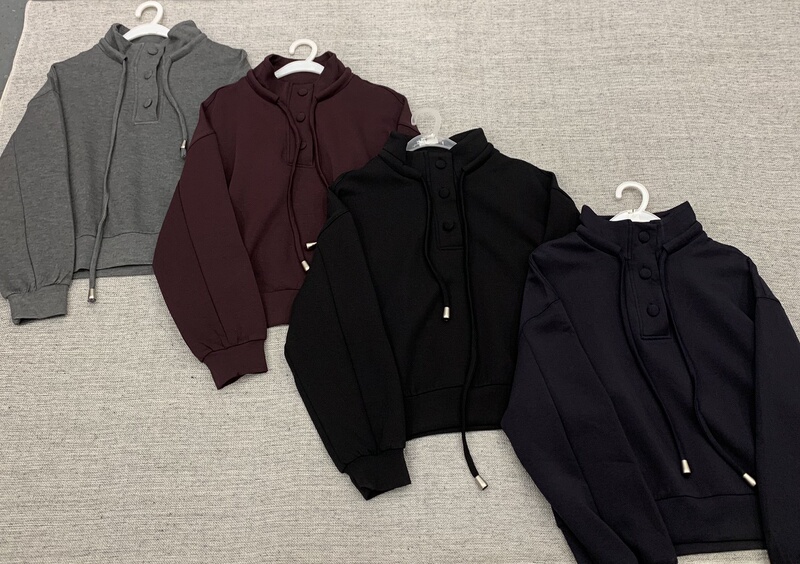 Four-Color Three-Button Hooded Sweatshirt Jacket Four-Color Three-Button Hooded Sweatshirt Jacket